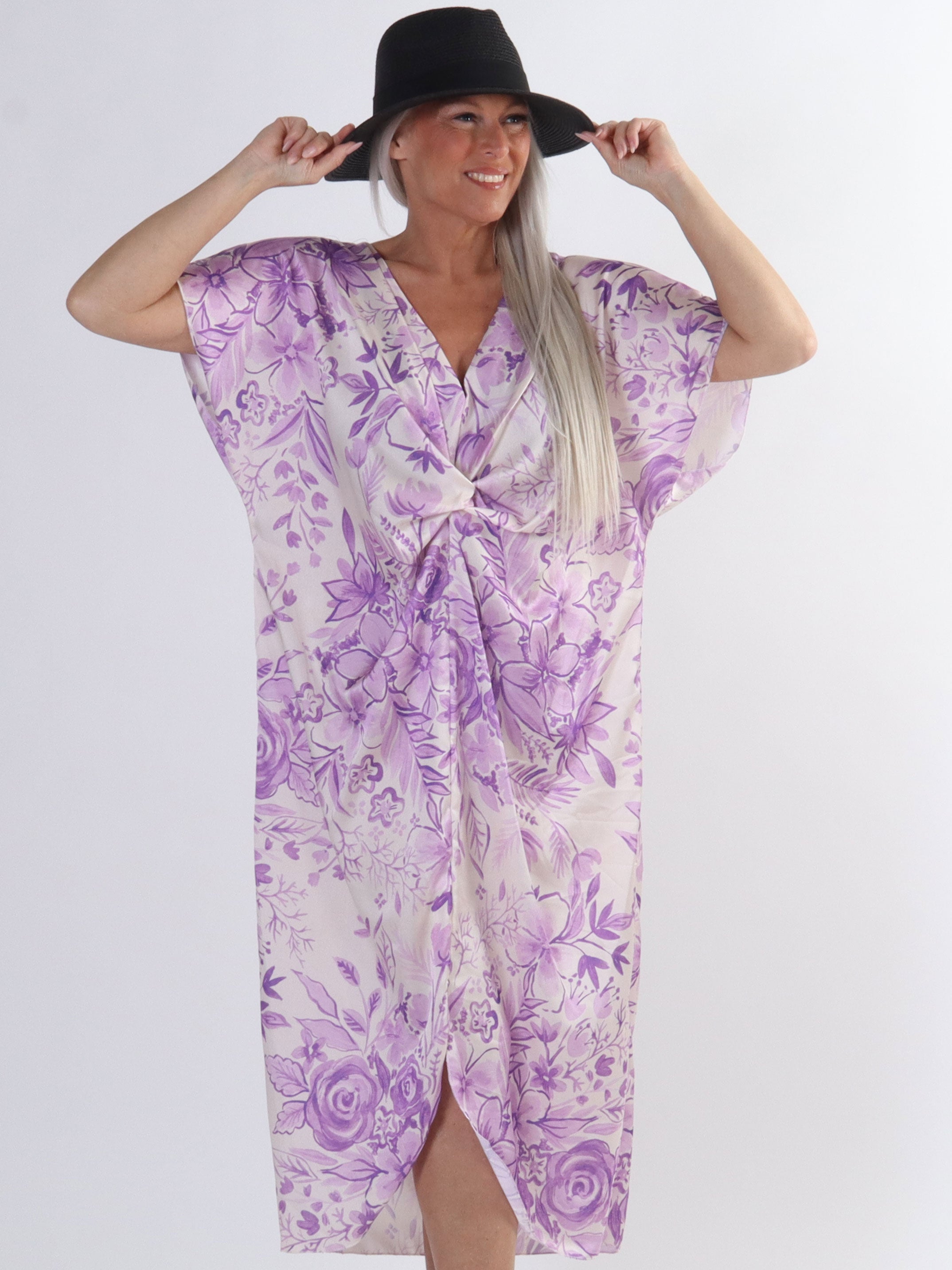 Juno Flower - Plus size kjole i silkelook med blomsterprint